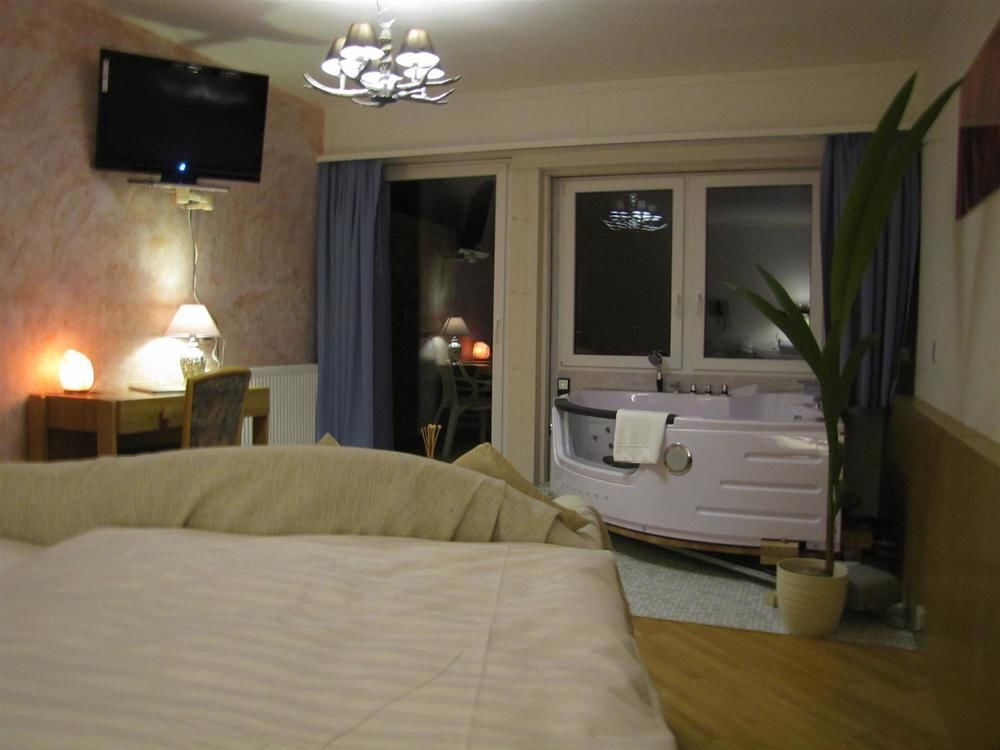 Strandhotel Seeblick Faulensee Dış mekan fotoğraf