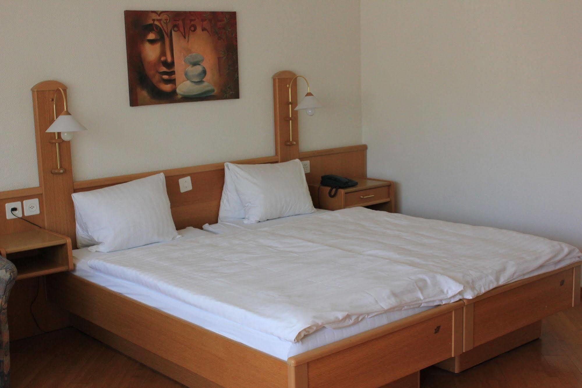 Strandhotel Seeblick Faulensee Dış mekan fotoğraf